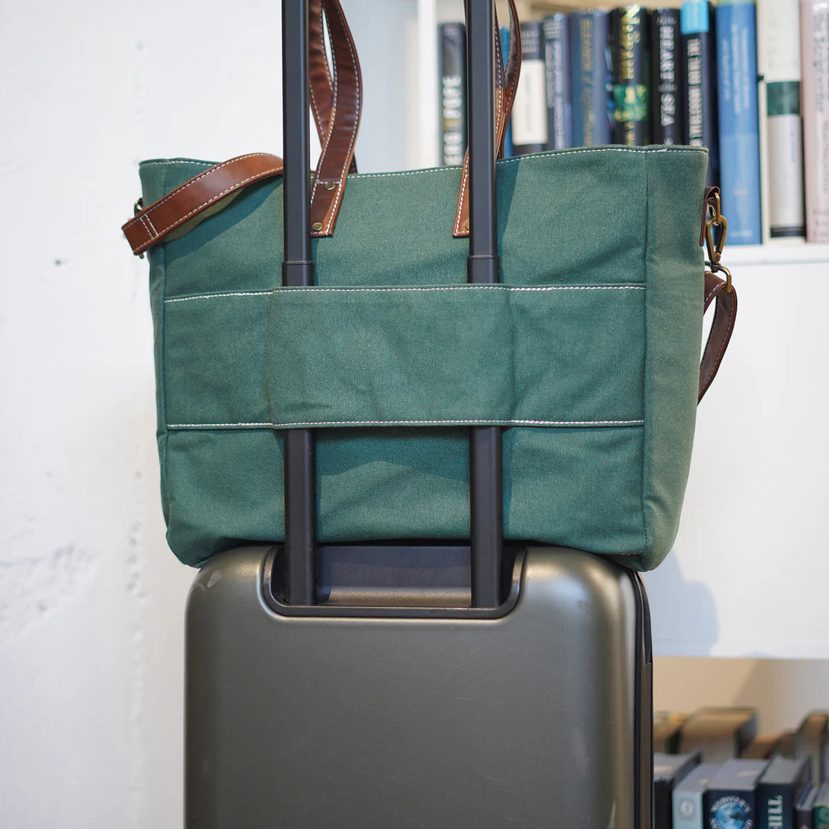 Essential Tote - Waxed Hunter Green