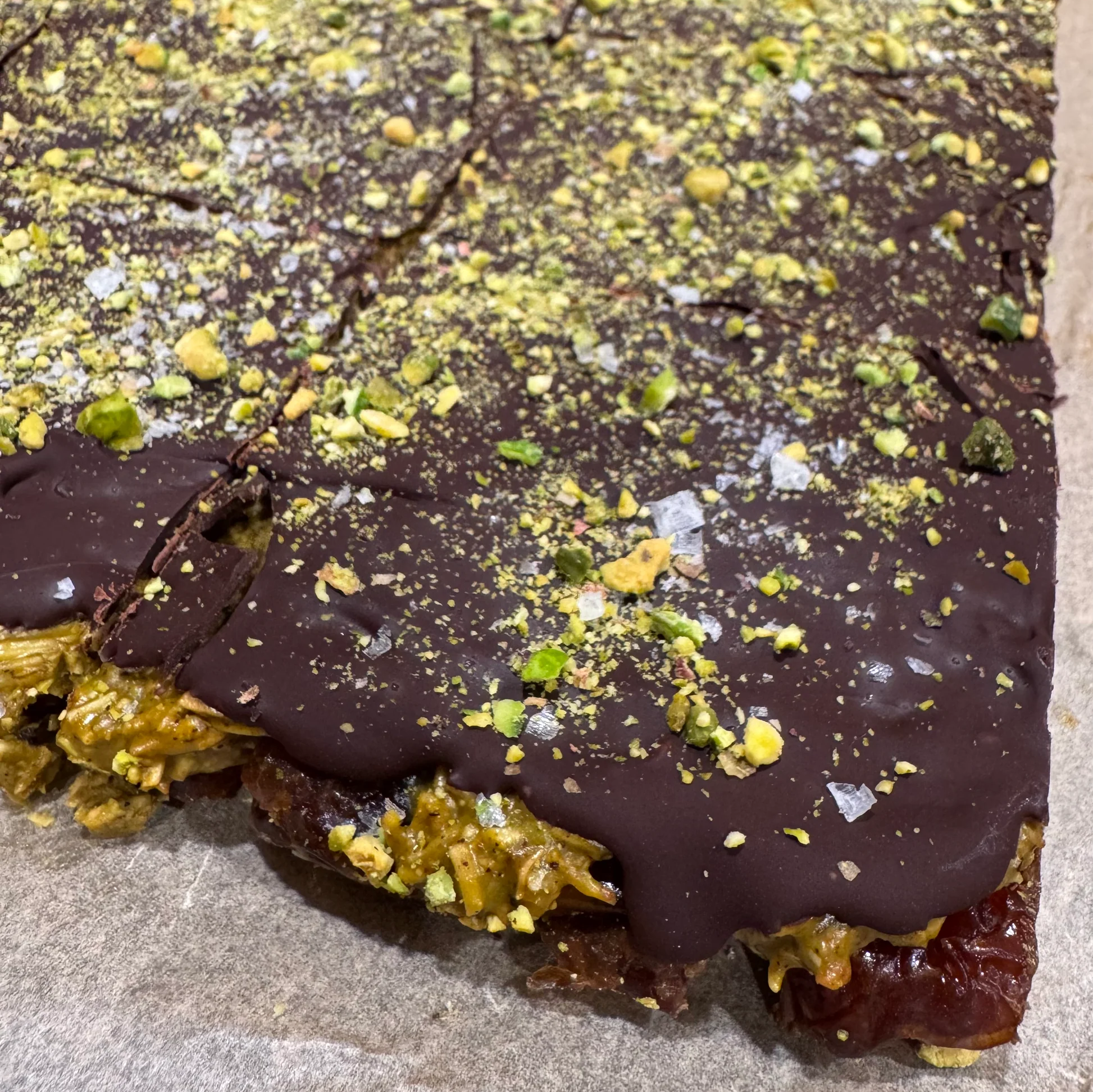 Limited Edition: Gato Dubai Chocolate Date Bark