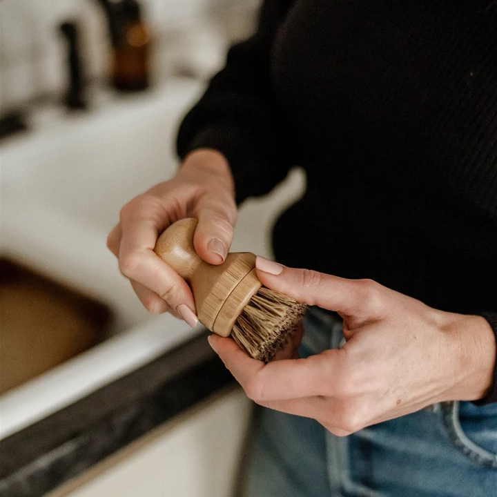 Scrub Brush for Pots and Pans